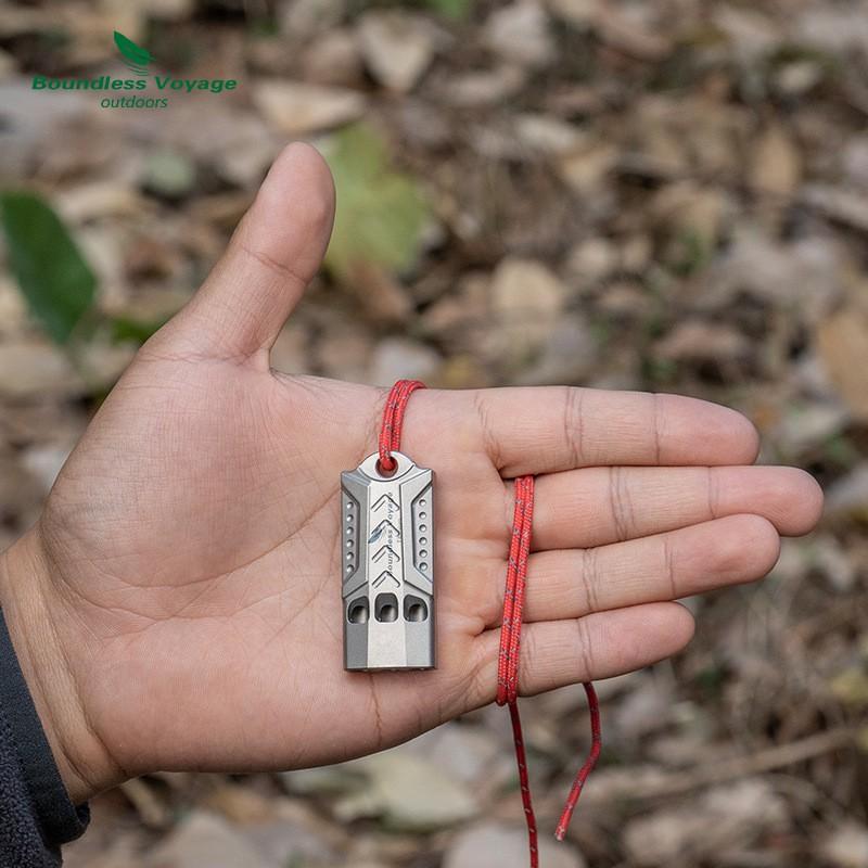 Titan Notpfeife Outdoor Überleben Wandern Camping Leicht Wasserdicht Korrosionsbeständig Mit Lanyard