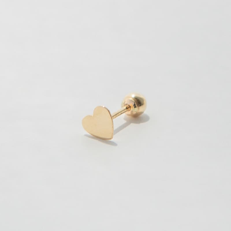 LUNNE 14k Flat Heart Piercing Earrings (14k Gold) S16