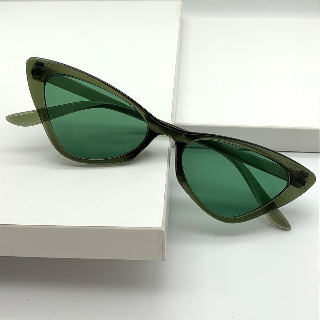 1pc Chic Women's Cat Eye Fashion Glasses  Anti-Reflective PC Lenses Durable Plastic Hinges Fashion Accessory for Casual Attire