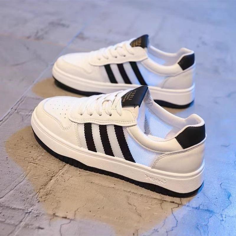 

Популярные универсальные белые туфли с тремя перекладинами, женские, новинка 2025 года, летние ретро-туфли из кожи, спортивная и любительская обувь для сноуборда 40