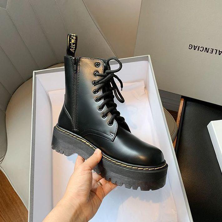 

Thick-soled Martin boots women s winter tooling boots 2025 autumn and winter new versatile hole British wind locomotive boots sweet cool short boots 40 чорний