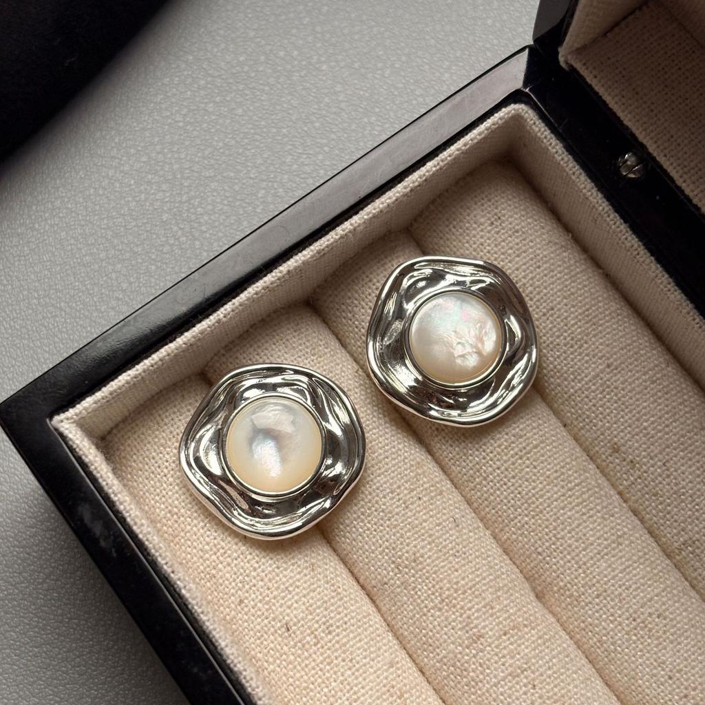 High End French Retro Shell Earrings, Women's Geometric Oval Temperament, Niche and Cold Style, Exaggerated Earrings, Light Luxury