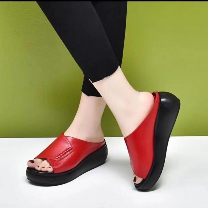 New Women's Slippers Summer Leather Shoes Thick Sole Soft Sole Slippers Fashion Outwear Waterproof Slope Heel Women's Slippers