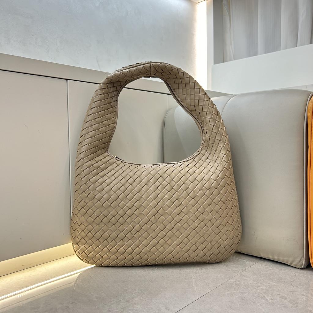 Large capacity high-end handwoven bag tote bag casual wide shoulder strap fashion commuting cross-border shoulder armpit bag