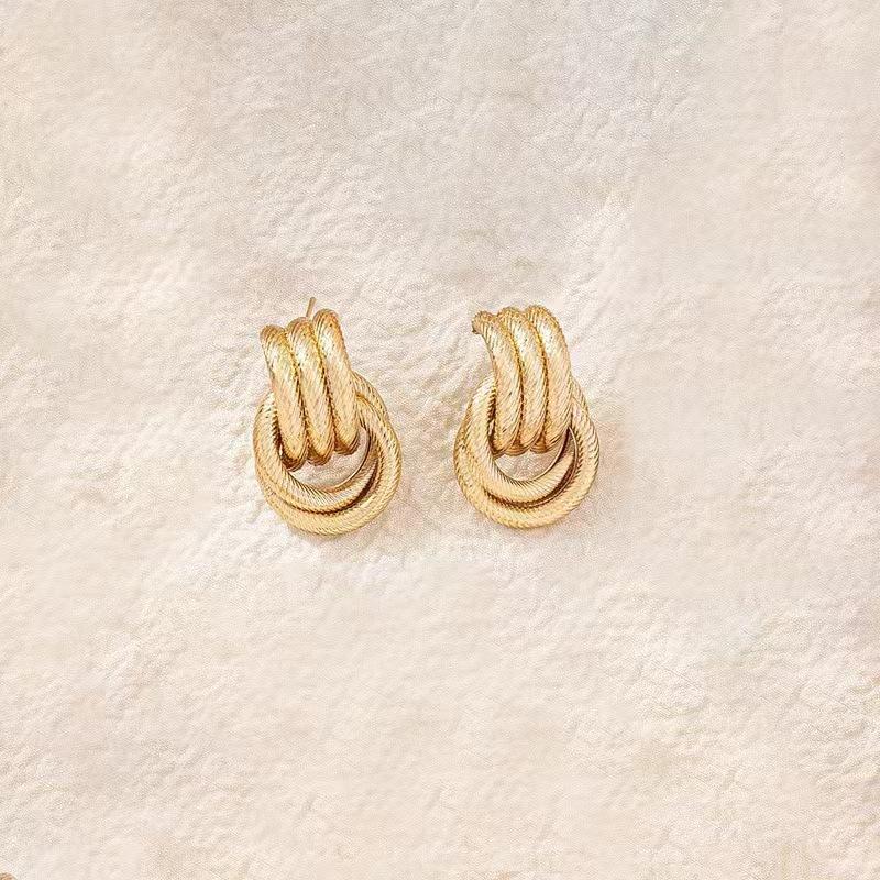 Exaggerated geometric twist earrings Multi-layer high-end retro earrings
