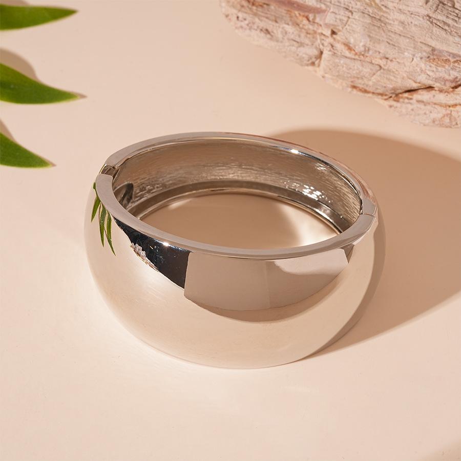European and American exaggerated wide-sided metal sense geometric adjustable bracelet heavy industry niche jewelry