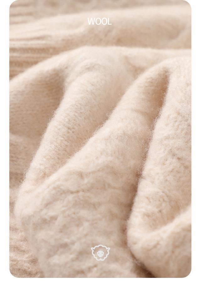 Women's 2024 Autumn/Winter Pure Wool Cable Knit Loose Pullover Sweater with Round Neck