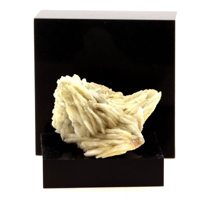 Pierres et Minéraux. Baryte. 250.0 ct. Saint-Péray, Ardèche, France.