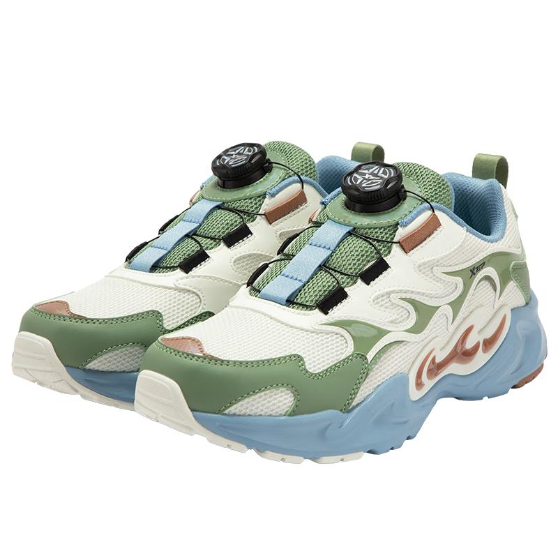 XTEP Kids  3D Flame Rotary Buckle Sports Shoes EU 34