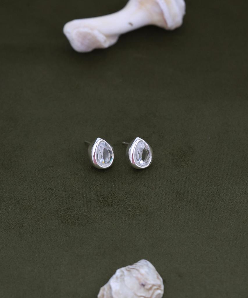 Reindeer Murmur Earring 05