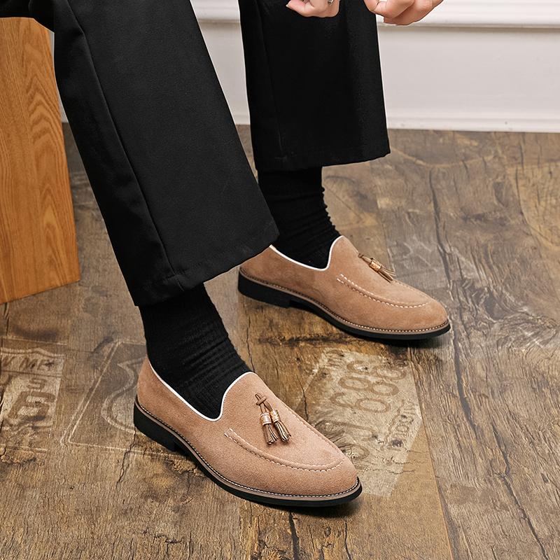 Fashion Fashion Brand Mens Tassel Suede Slip on  Driving Shoes Designer Mens Moccasins Retro Pointed Banquet Social  one legged   Shoes