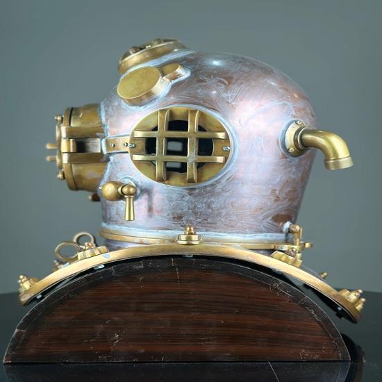 45.72 Cm Diving Helmet Heavy Boston Sea Scuba Diving Divers Helmet with Wooden Base Marine Nautical Home Décor Item