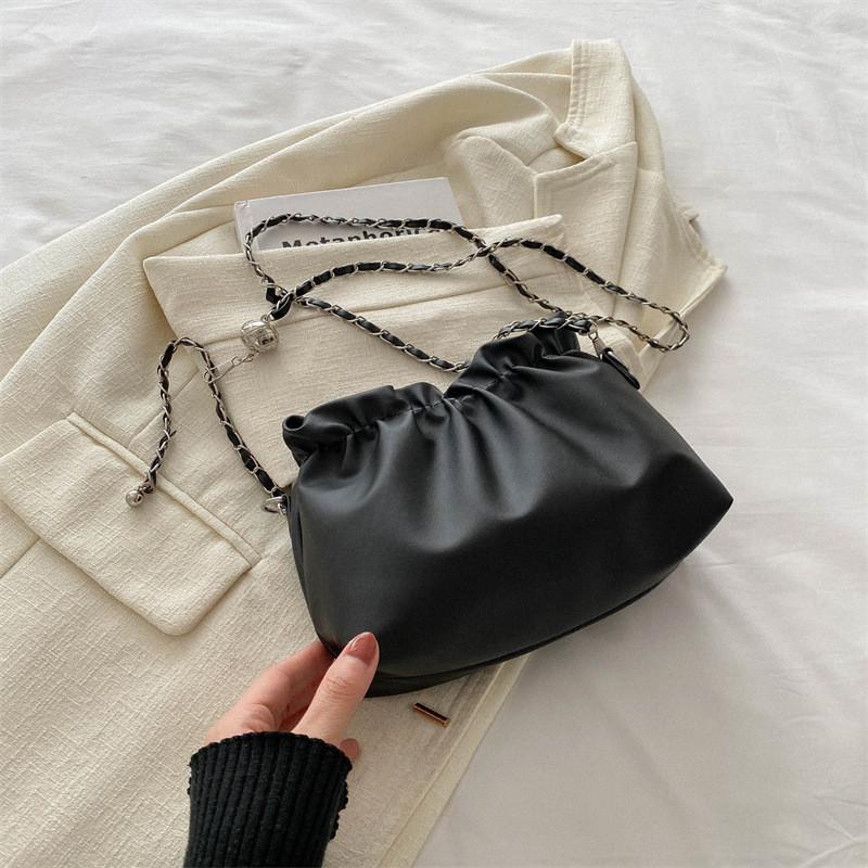 Stylish Street Fashion Pu Material Medium Size Bucket Bag With Trendy Stitching Elements For Women чёрный