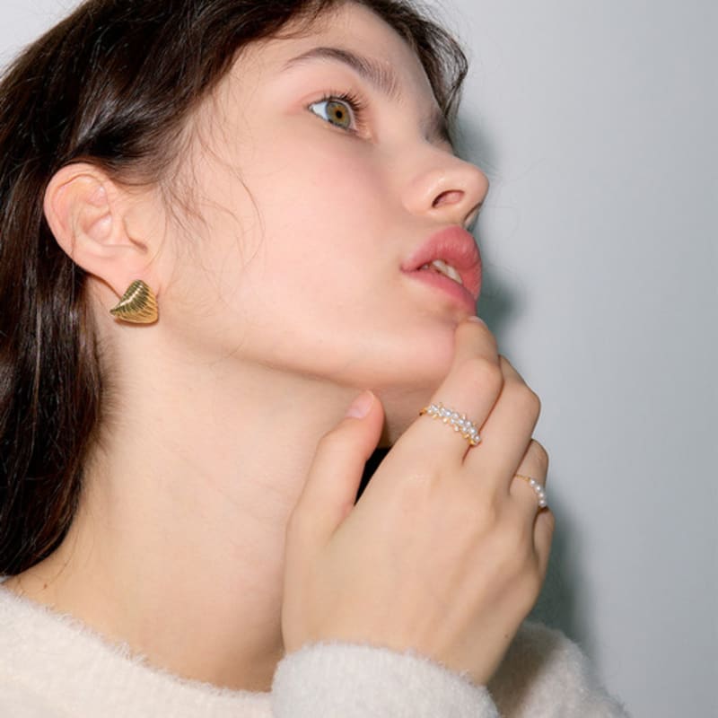 

Les Bijoux Philosophy LB_Ocean pearls ring GOLD_FREE