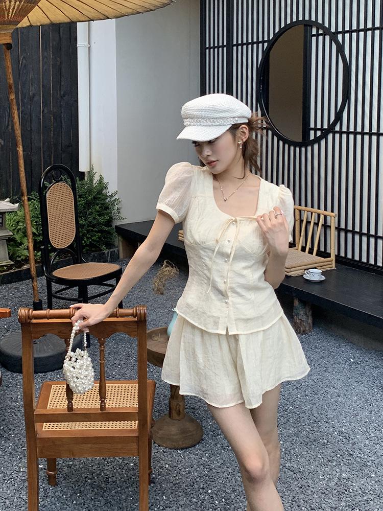 2026 Spring/Summer French Square Neck Short Sleeve Shirt & A-line Skirt Shorts Textured Fashion Set for Women