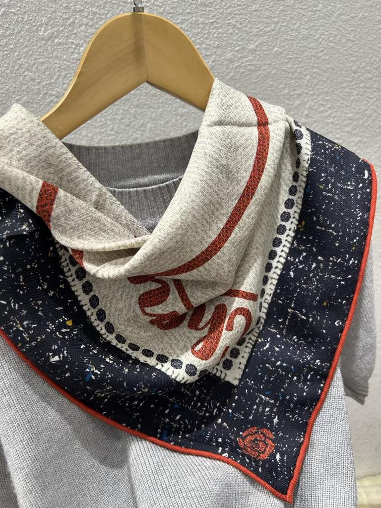 Double-Sided Silk Wool Scarf Women'S Autumn And Winter Silk Wool 70 Square Scarf Warm Dual-Purpose Women'S Versatile Temperament Air Conditioner Neck