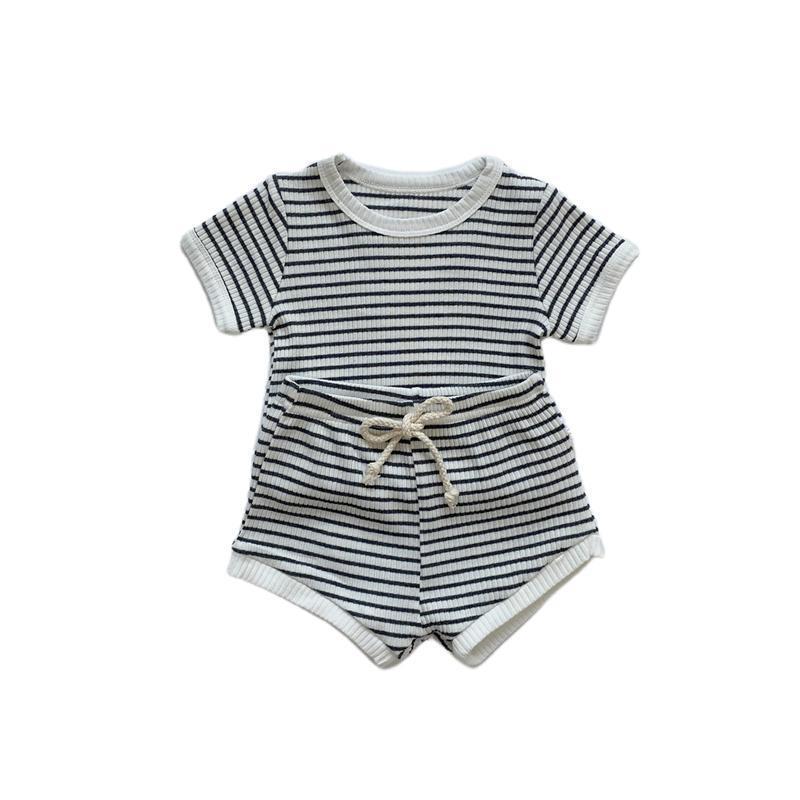 

Комплект шорт с коротким рукавом для лета для мальчиков и девочек простой и повседневный футболка с круглым вырезом комплект из двух предметов 120