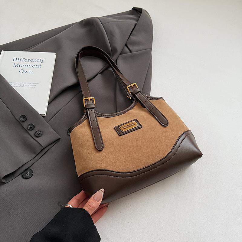 Large capacity bag women's autumn and winter 2025 new matte retro shoulder armpit bag casual work commuter tote bag