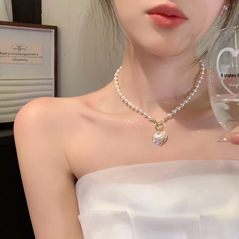 Trendy Light Luxury Pearl Heart Necklace: Versatile Beaded Clavicle Chain for Women's Style