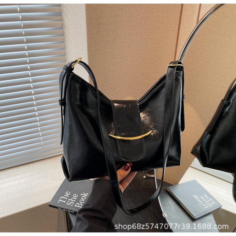 Popular 2025 summer high-end temperament trendy shoulder bag simple and versatile foreign style women's shoulder armpit bag