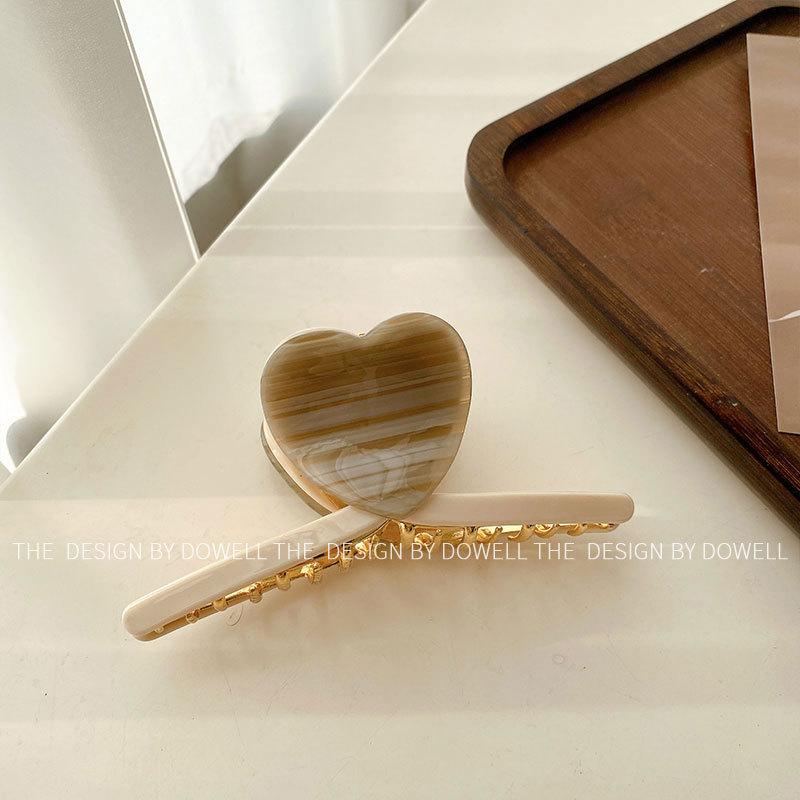 

Модная заколка для волос ручной работы для женщин в потрясающем дизайне в виде сердца и мрамора Coffee White