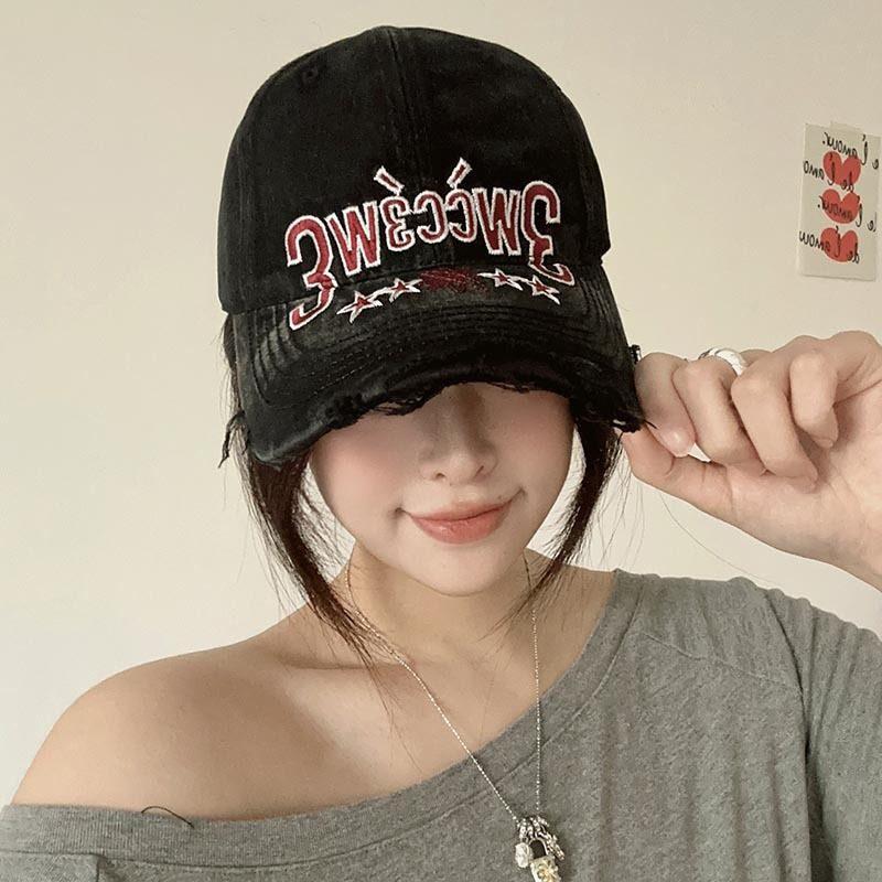 American retro letter baseball cap for women, fashionable distressed versatile wide-brimmed cap for large head sizes, makes the face look smaller,