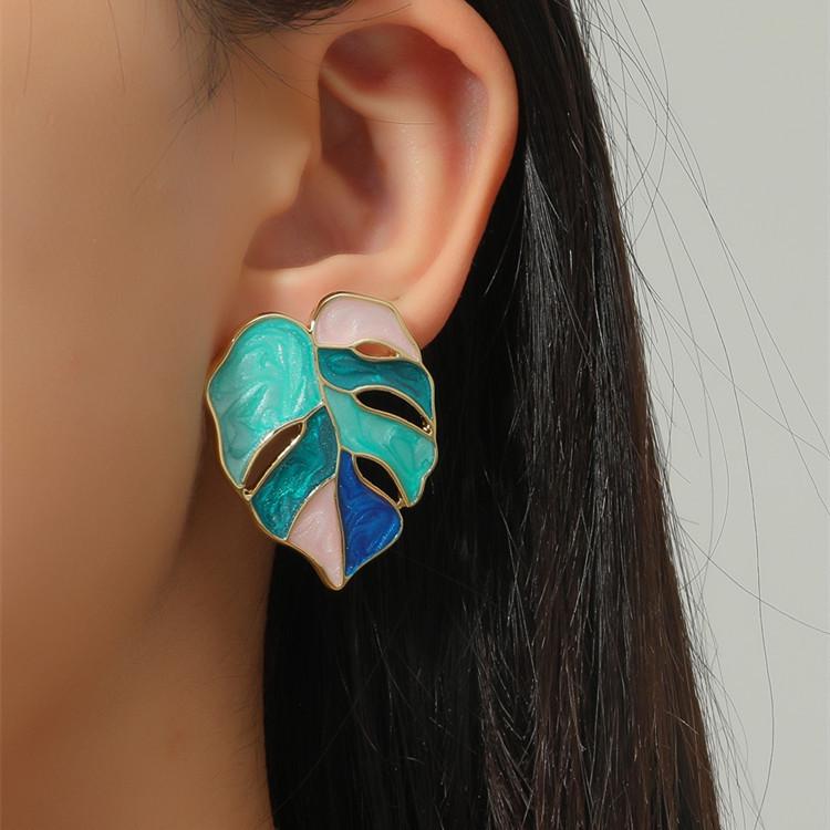 

Tree of Life Maple Leaf Stud Earrings Handmade with Drip Oil зелёный