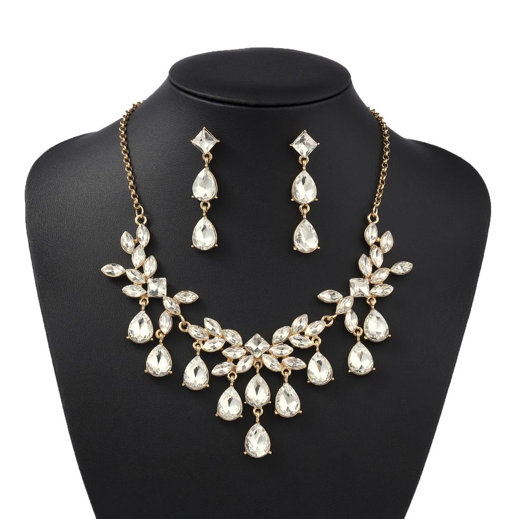 High-end atmospheric exaggerated necklace, earrings, bracelet, jewelry set.