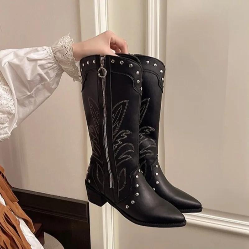 2025 New Women Boots Classics Embroidered Western Cowboy Boot Retro Rivet Mid Calf Boots for Women Pointed Toe Knight Boots