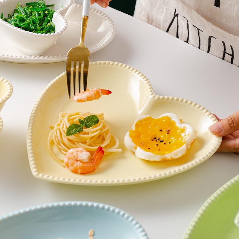 Nordic Irregular Heart-shaped Ceramic Dinner Plate Breakfast Dessert Bowl Exquisite Heart Dinner Dish Kitchen Utensils Art Decor