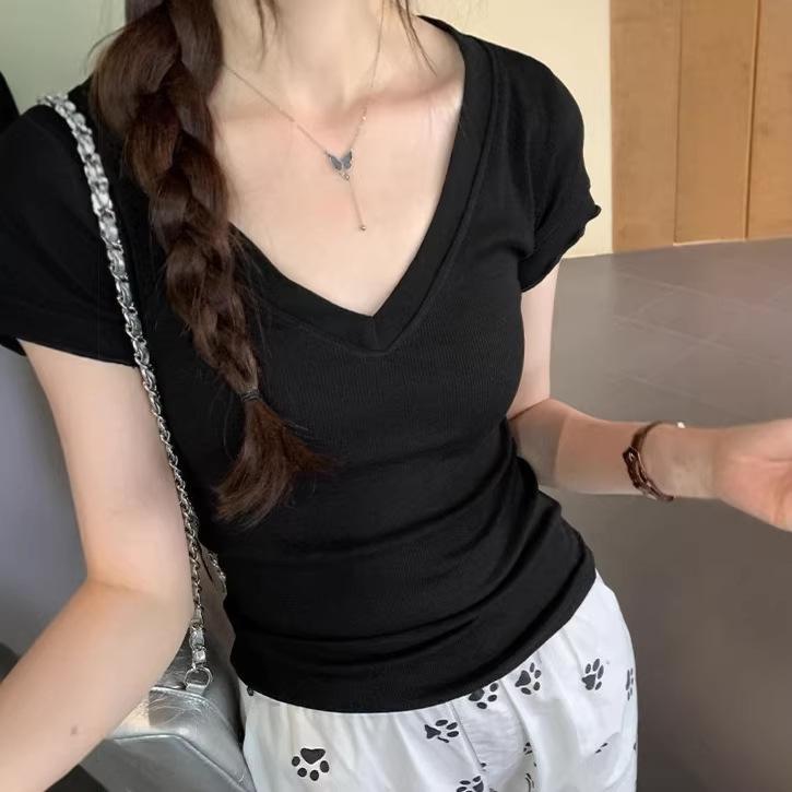White Shoulder V-neck Short-sleeved T-shirt Women's Summer New Pure Desire Primer Slim and Thin Women's Top
