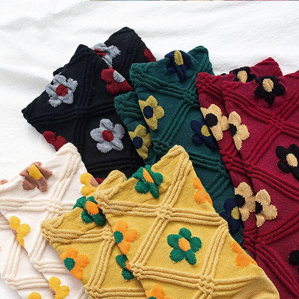 5 par Söta Bomullsstrumpor för Kvinnor med Broderi Höstblomma Strumpor Mellanhöga Strumpor Flickor för Kvinnor