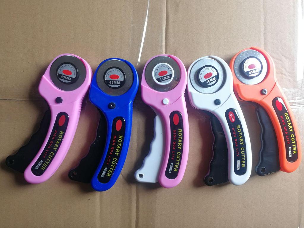 45mm Rotary Fabric and Leather Cutting Knife with Handle