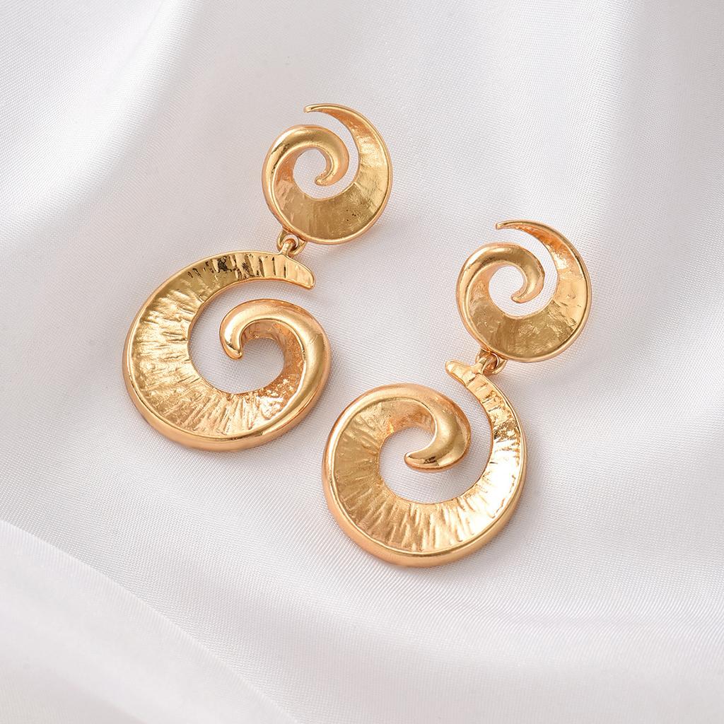 Spiral earrings wholesale European and American personality exaggerated high sense women's earrings irregular geometric texture gold stud earrings
