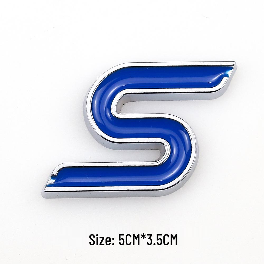 """S"" Logo""": Ideální pro upravené Fordy Mondeo, Focus, Fiesta a další sportovní modely. Obsahuje kovový znak vozu "S".