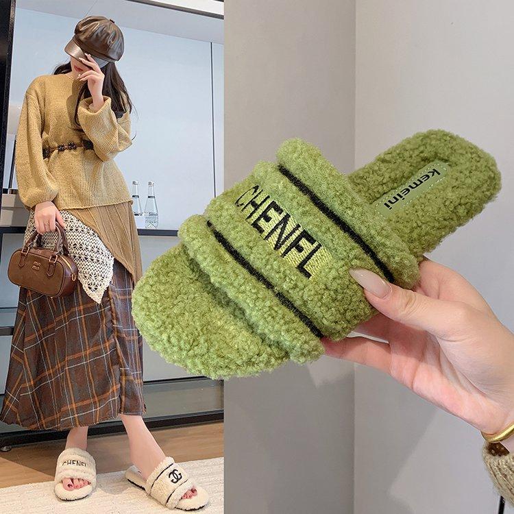 [Youshilai] 2025 Autumn and Winter Mao Mao Letter Slippers Female Korean Ins Style Home Wear Flat Bottom One-word Drag