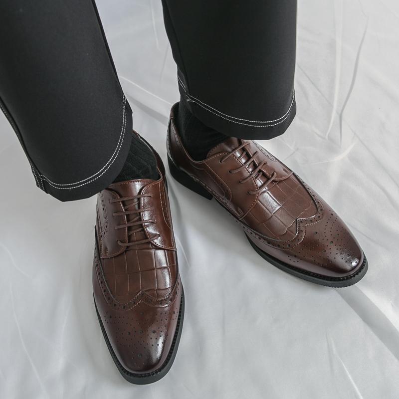 Trend Designer New Men's Pointed  Patchwork Brogues Casual Derby Shoes Male Wedding Dress Homecoming Formal Wedding Footwear