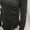 Top autunnale europeo e americano con design a patchwork, pizzo a nastro irregular a foglia di loto