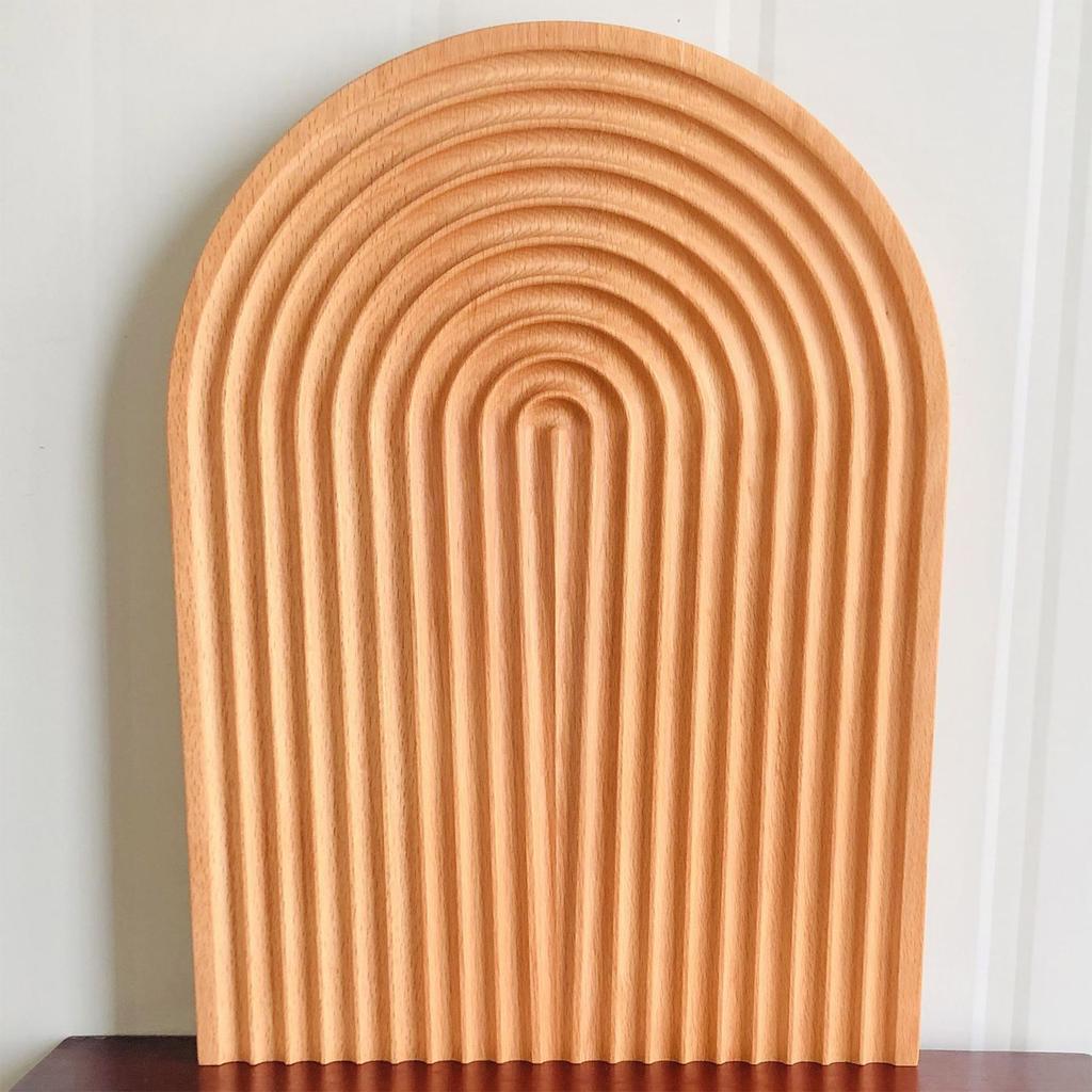 Dekoratives Holz-Servierbrett, Lebensmittelechtes Buchenholz-Schneidebrett für Vorspeisen, Servierplatte Holz für Küchentheke in gerippter Form