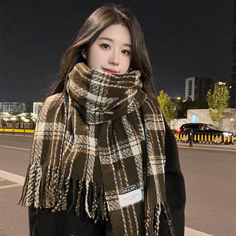 Korean version of imitation cashmere plaid scarf women's autumn and winter thickened warm scarf student versatile scarf live broadcast explosion