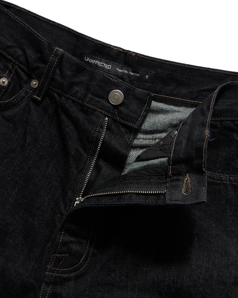 Eoneopegtideuesensyeol Relaxed Bermuda Denim Shorts / Indigo