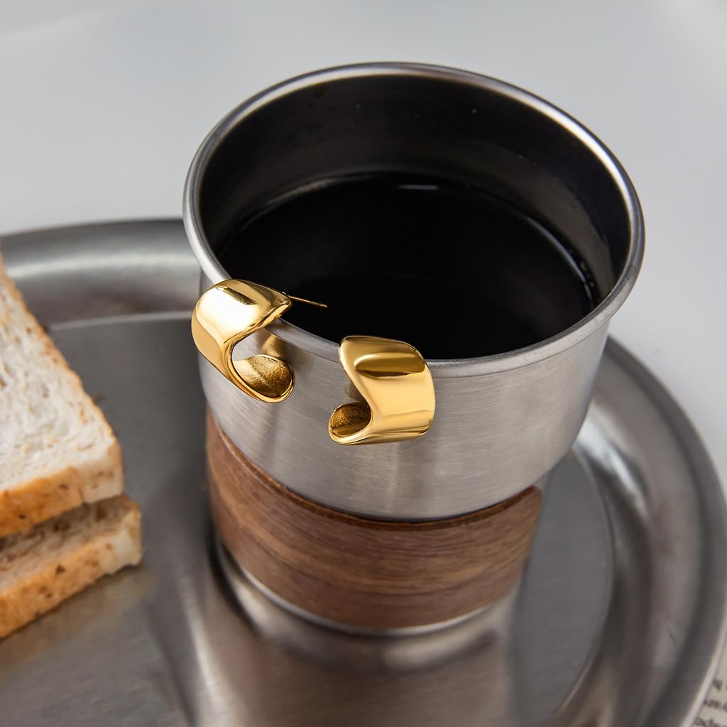 Design Sense Classic 18K Gold Glossy Geometric C-Ring Earrings Jewelry