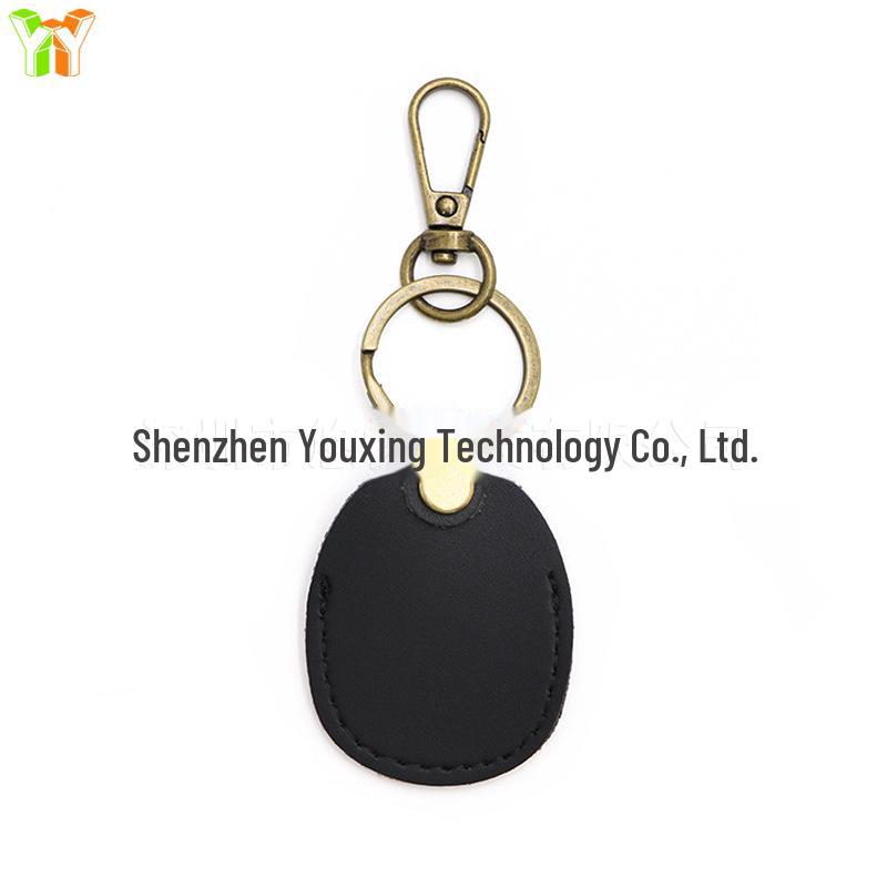 

Доступен защитный чехол AirTag Leather с брелком для ключей и держателем карты доступа AirTag чёрный