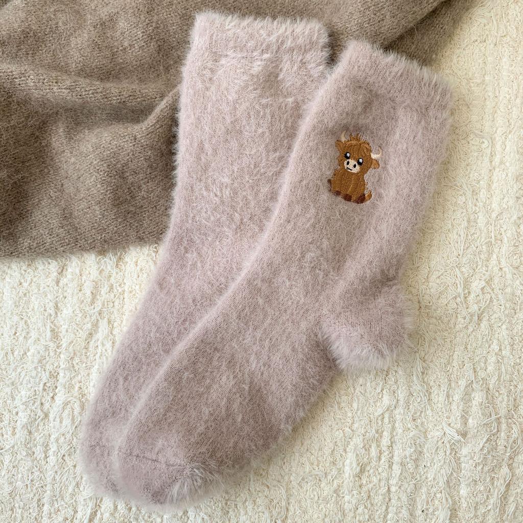 10-1 pairs Autumn and Winter Coffee Colored Cartoon Cow Embroidery Women's Socks with Thick Velvet and Warm Socks for Home Flooring, Mid Tube Socks