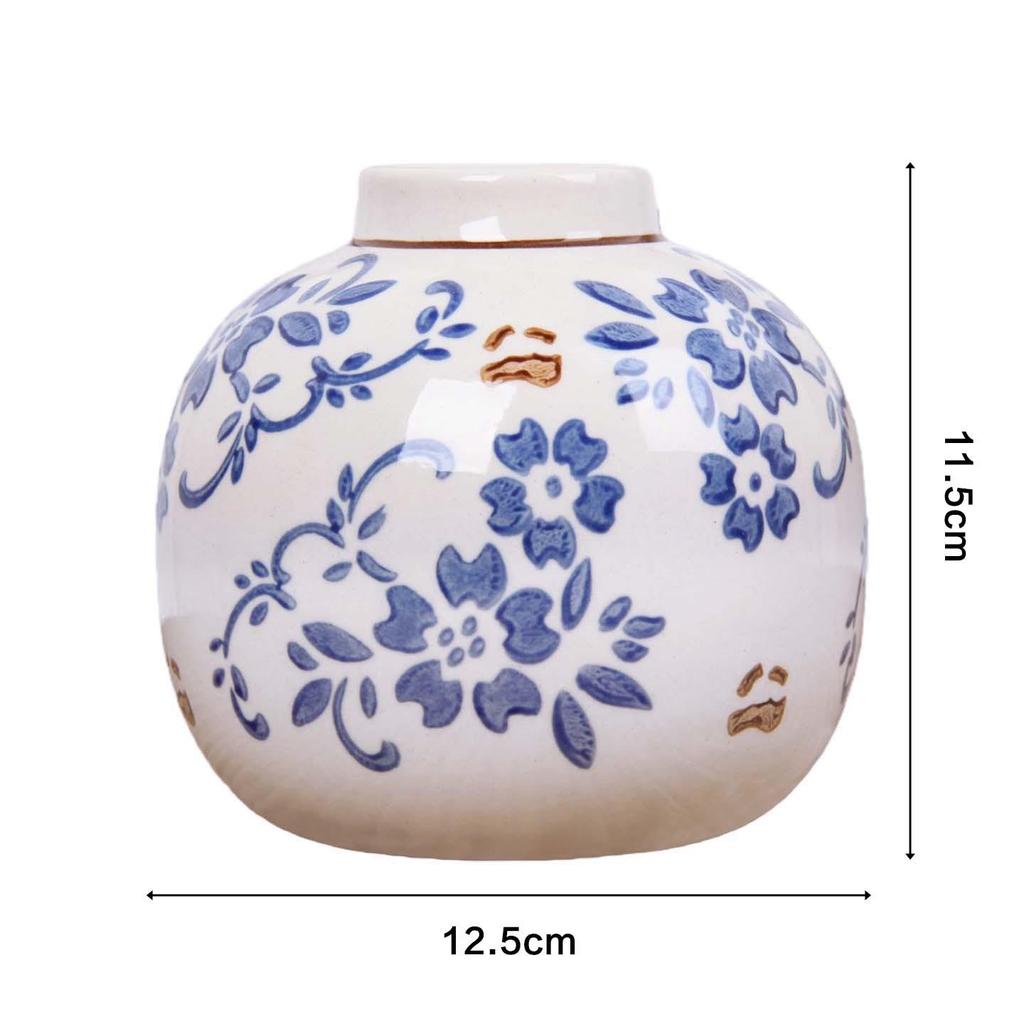Vintage Blauw en Wit Porseleinen Kleine Vaas voor Bloemschikkingen – Retro Keramisch Ornament voor Woonkamer Decoratie.