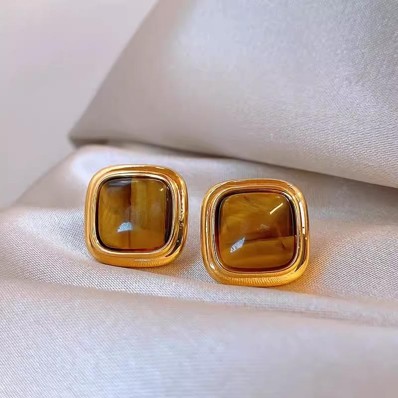Maillard Retro Coffee Earrings Vintage Hong Kong Luxury Studs Chic Versatile Accessories for Women