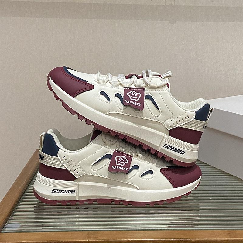 

2025 little white shoes women s spring new Korean version ins female students leisure sports versatile board shoes street shot 5506 35