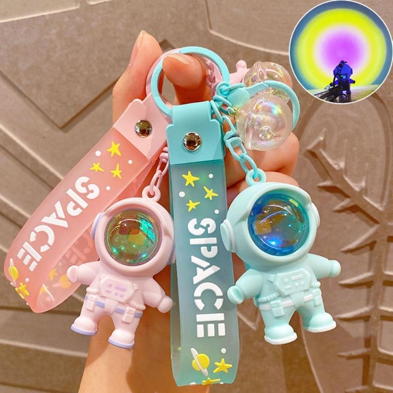 Fashion Space Astronaut Keyring Sunset Projector Light Keychain Pendant Female Couple Bag Ornament Keychains Gifts
