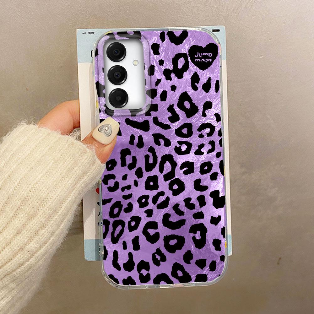 Retro White Leopard Print Women Phone Case for Samsung Galaxy A16 A55 A07 A17 A56 A36 A26 A53 A06 A14 A24 A34 A54 A15 A12 Cover