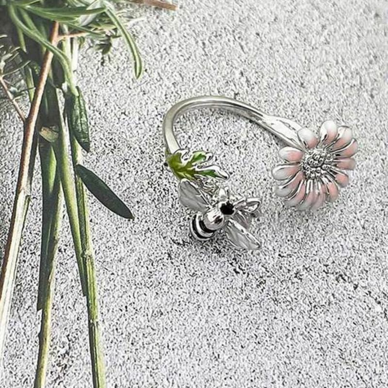 Ollia Bee Free Size Layered Gardling Fashion Ring